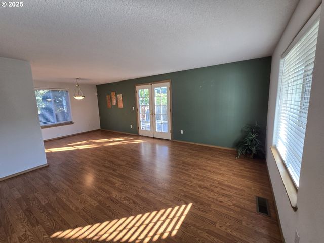 14154 Se BUSH St, Portland, OR 97236