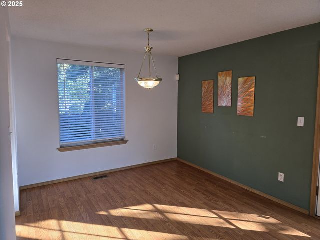 14154 Se BUSH St, Portland, OR 97236