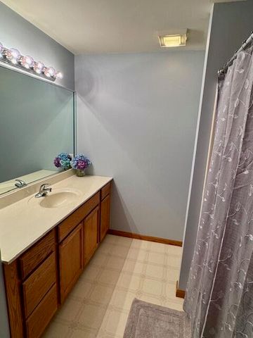 6827 Falcon Drive, Schererville, IN 46375