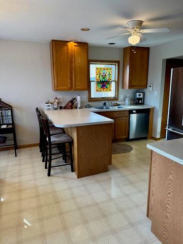 6827 Falcon Drive, Schererville, IN 46375