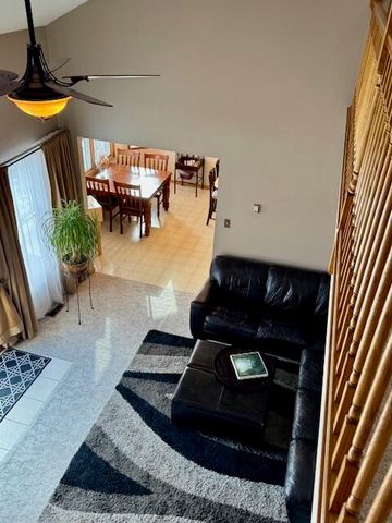 6827 Falcon Drive, Schererville, IN 46375