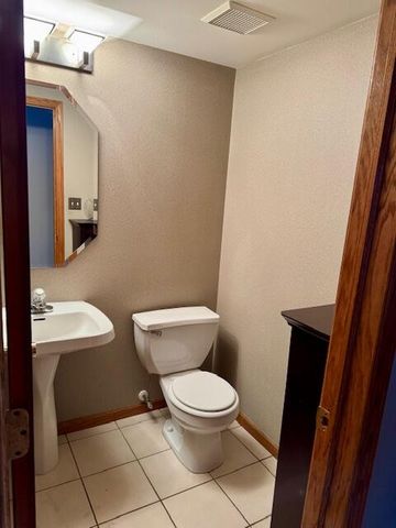 6827 Falcon Drive, Schererville, IN 46375