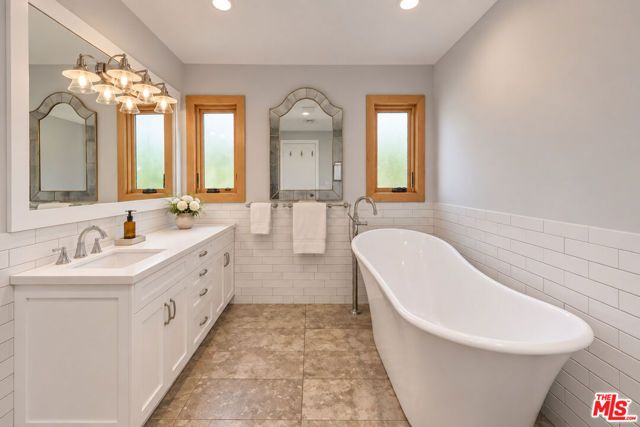 439 N La Jolla Avenue, Los Angeles, CA 90048