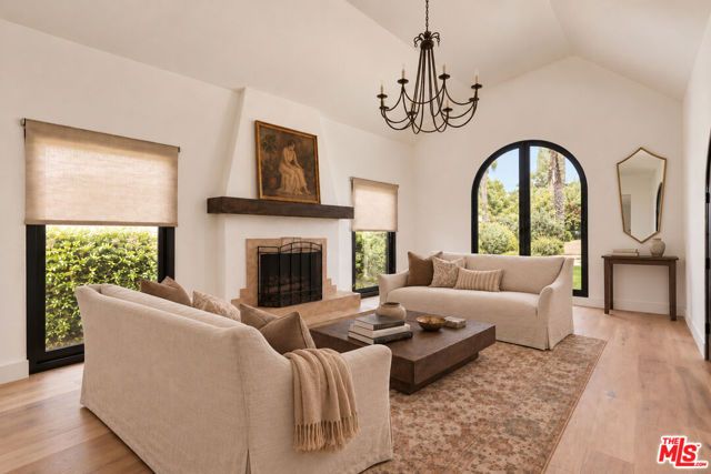 439 N La Jolla Avenue, Los Angeles, CA 90048
