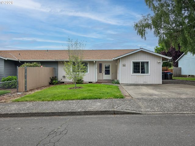 225 Sw FLEISHAUER Ln, Mc Minnville, OR 97128