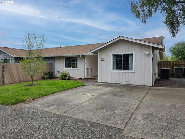 225 Sw FLEISHAUER Ln, Mc Minnville, OR 97128