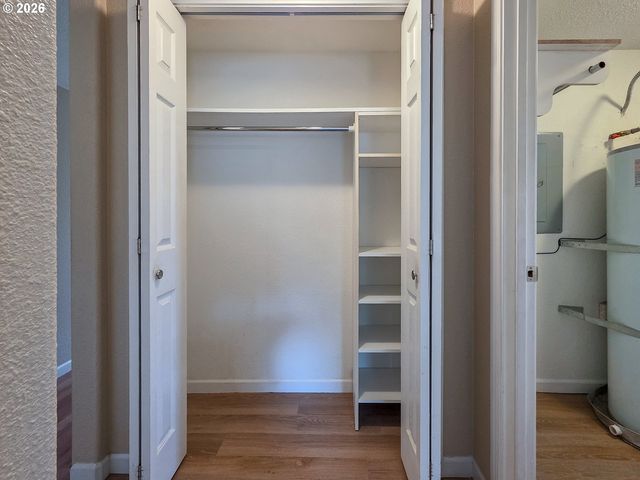 225 Sw FLEISHAUER Ln, Mc Minnville, OR 97128