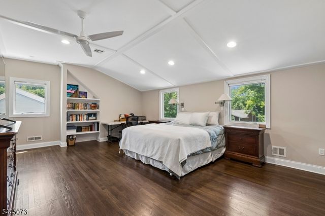 27 Shadowlawn Dr, Livingston Twp., NJ 07039