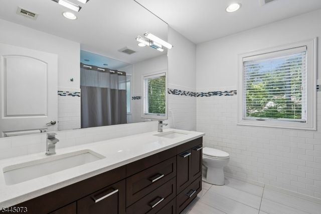 27 Shadowlawn Dr, Livingston Twp., NJ 07039