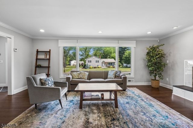 27 Shadowlawn Dr, Livingston Twp., NJ 07039