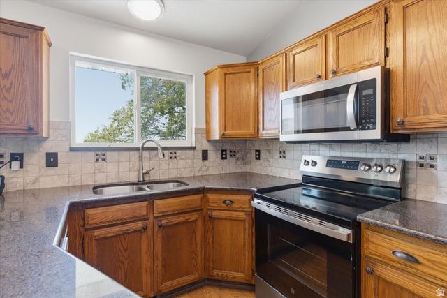 2144 E 3000 N, Layton, UT 84040