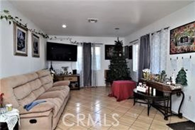 14807 Oro Grande, Sylmar, CA 91342