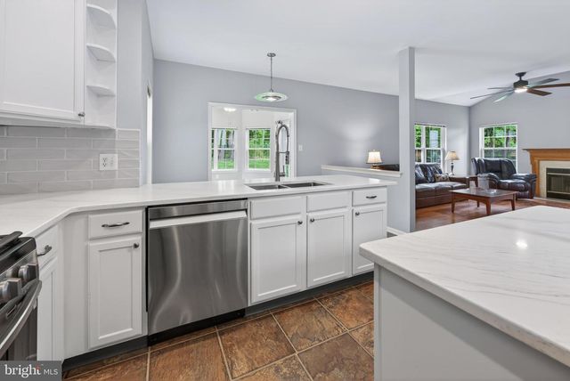 189 ALEKSANDER LN, Mount Royal, NJ 08061