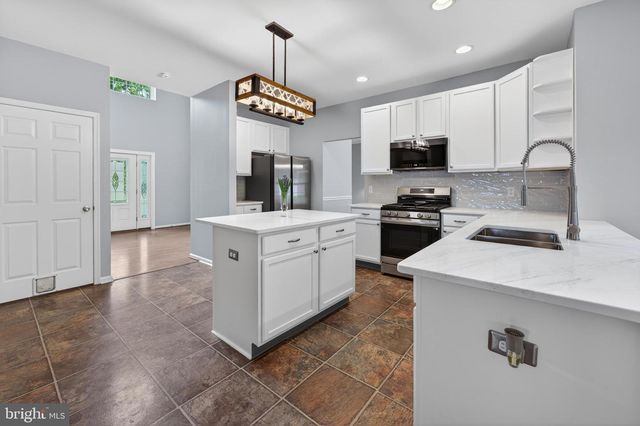 189 ALEKSANDER LN, Mount Royal, NJ 08061