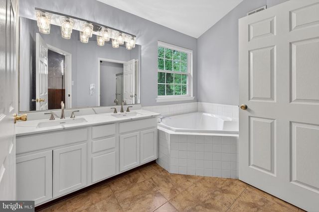 189 ALEKSANDER LN, Mount Royal, NJ 08061