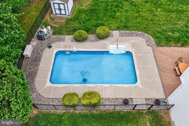 189 ALEKSANDER LN, Mount Royal, NJ 08061