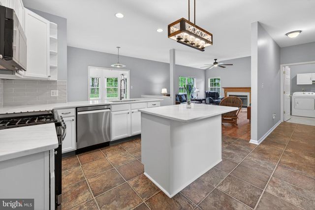 189 ALEKSANDER LN, Mount Royal, NJ 08061