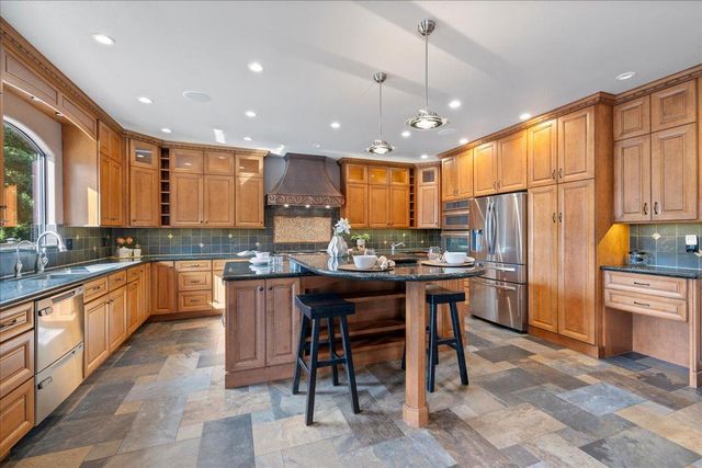 23435 Summit Road, Los Gatos, CA 95033