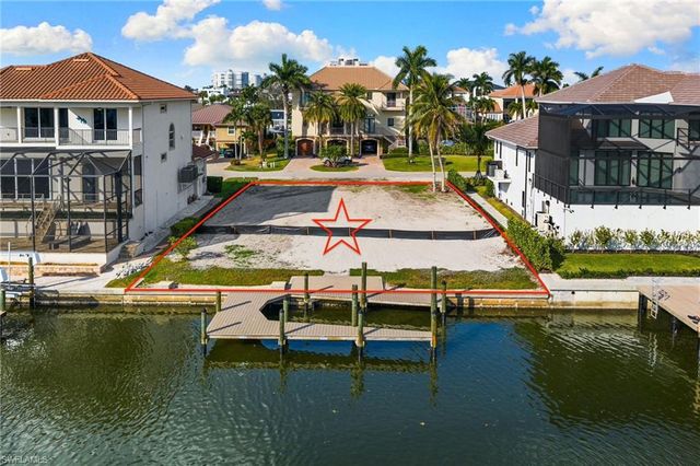 418 Seagull AVE, Naples, FL 34108