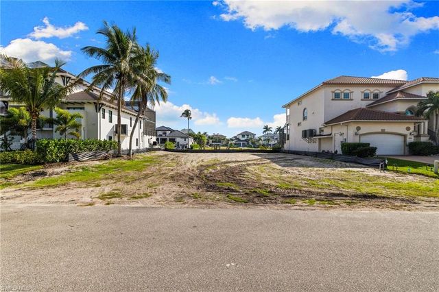 418 Seagull AVE, Naples, FL 34108