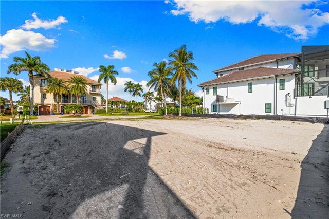 418 Seagull AVE, Naples, FL 34108