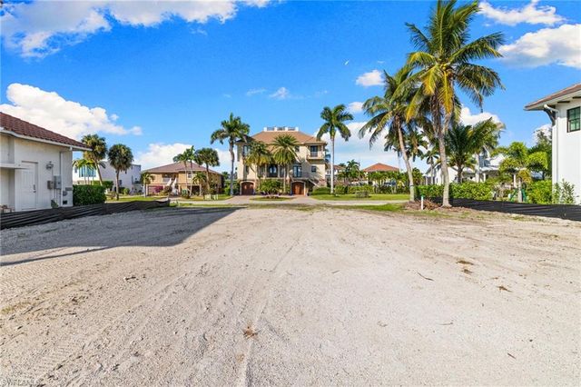 418 Seagull AVE, Naples, FL 34108