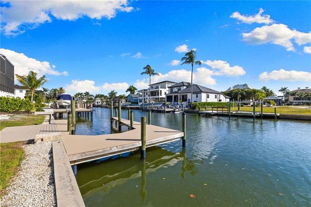 418 Seagull AVE, Naples, FL 34108