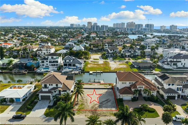 418 Seagull AVE, Naples, FL 34108