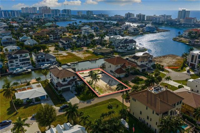 418 Seagull AVE, Naples, FL 34108