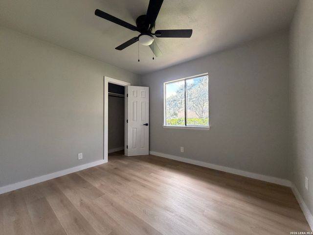 8726 TIMBERBRIAR ST, San Antonio, TX 78250