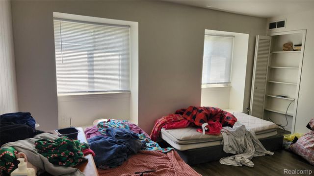 15754 Dupage Boulevard, Taylor, MI 48180
