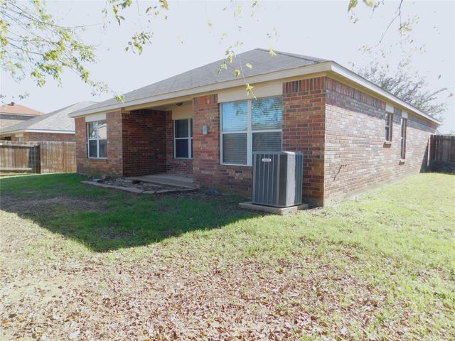 125 Eider Drive, Sanger, TX 76266