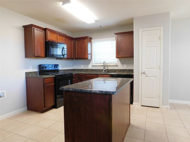 125 Eider Drive, Sanger, TX 76266