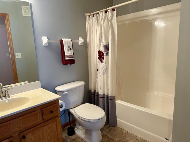 2231 Penn Place 322, North Saint Paul, MN 55109