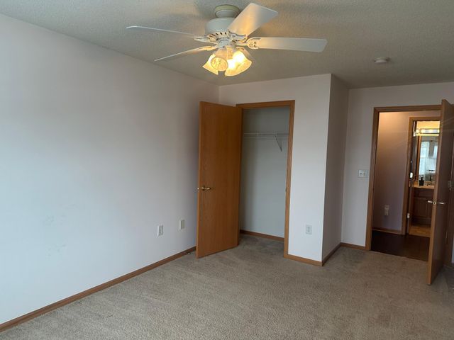 2231 Penn Place 322, North Saint Paul, MN 55109