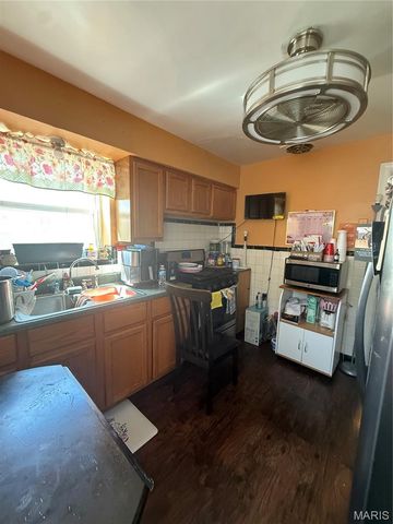 7710 Carleton Avenue, University City, MO 63130