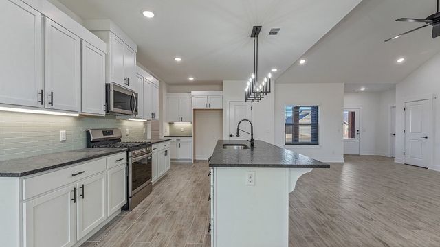 147 N Banner Avenue, Farmington, AR 72730