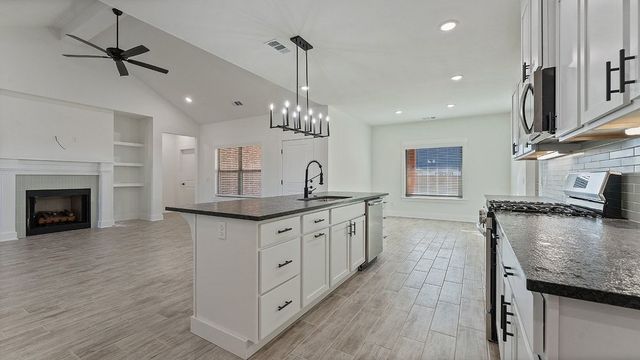 147 N Banner Avenue, Farmington, AR 72730