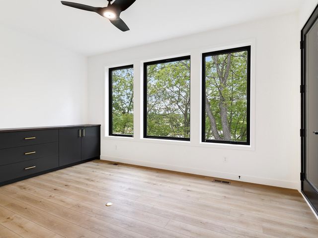 223 Old Wildwood Road, Mahtomedi, MN 55115