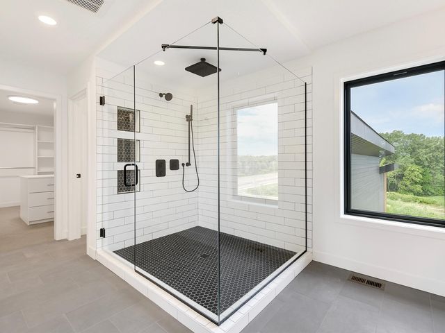 223 Old Wildwood Road, Mahtomedi, MN 55115