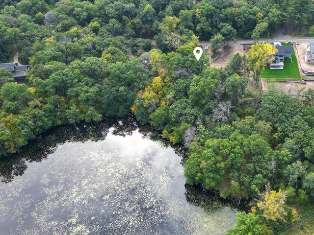 223 Old Wildwood Road, Mahtomedi, MN 55115