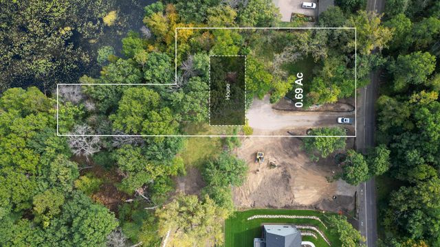 223 Old Wildwood Road, Mahtomedi, MN 55115