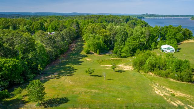 16660 N Star Cir, Bakewell, TN 37373