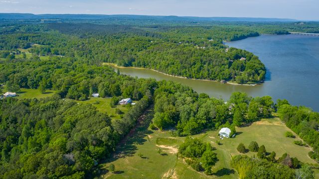 16660 N Star Cir, Bakewell, TN 37373
