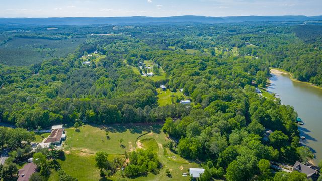 16660 N Star Cir, Bakewell, TN 37373