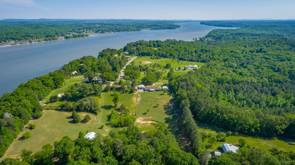 16660 N Star Cir, Bakewell, TN 37373
