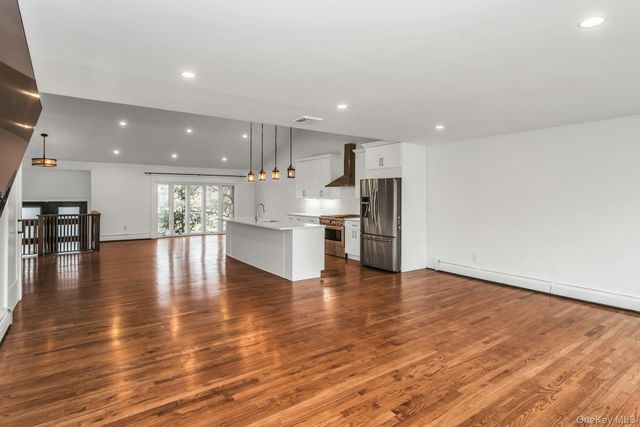 1815 Cynthia Lane, Merrick, NY 11566