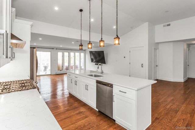 1815 Cynthia Lane, Merrick, NY 11566