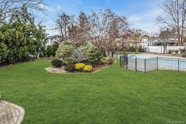 1815 Cynthia Lane, Merrick, NY 11566