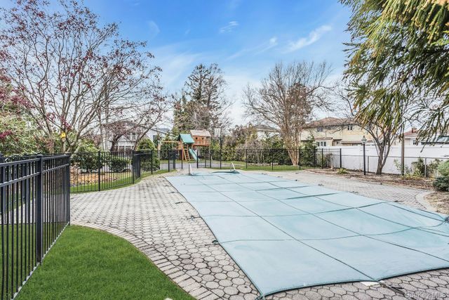 1815 Cynthia Lane, Merrick, NY 11566